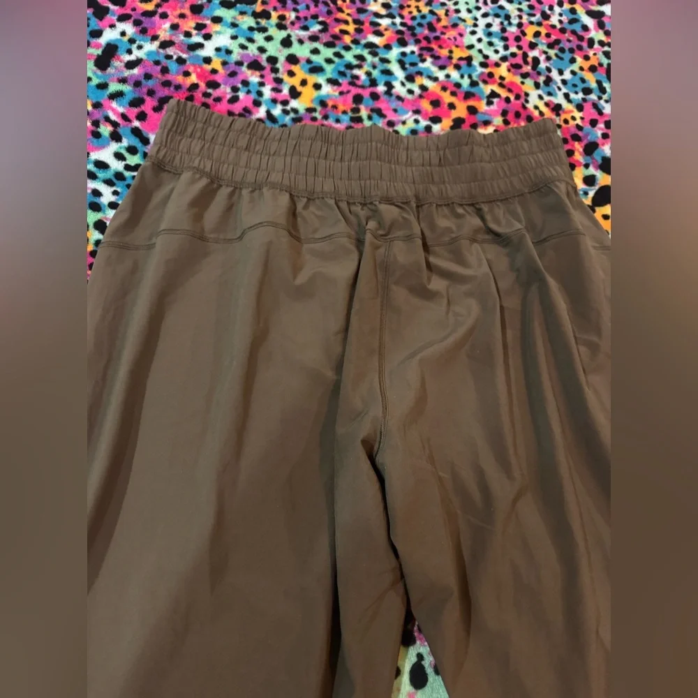 NWOT Lululemon Sun Setter  Dark Green Size 12 Joggers - Picture 4 of 5